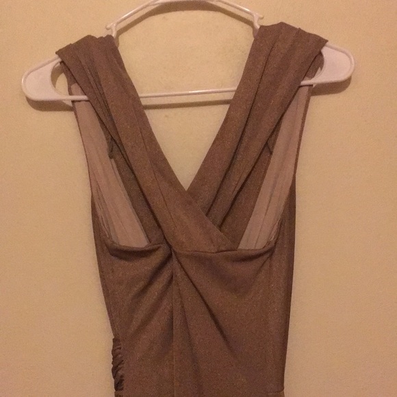 Donna Morgan Gold dress crisscross sleeveless P8 - Picture 3 of 6